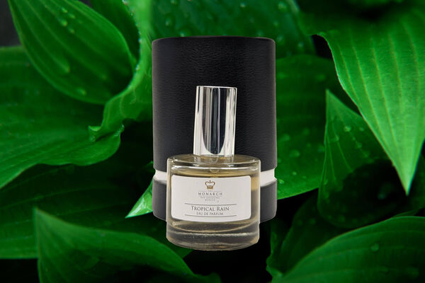 Tropical rain eau de parfum von The Monarch Beauty Line